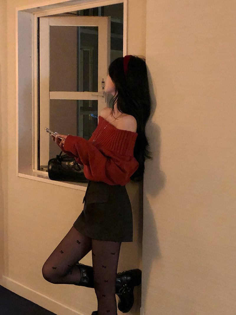 [BELLIDE MADE] KISSME, OFF-SHOULDER FINGER HOLE KNIT