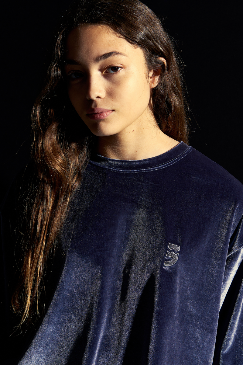DROP-SHOULDER VELVET TEE (Charcoal)