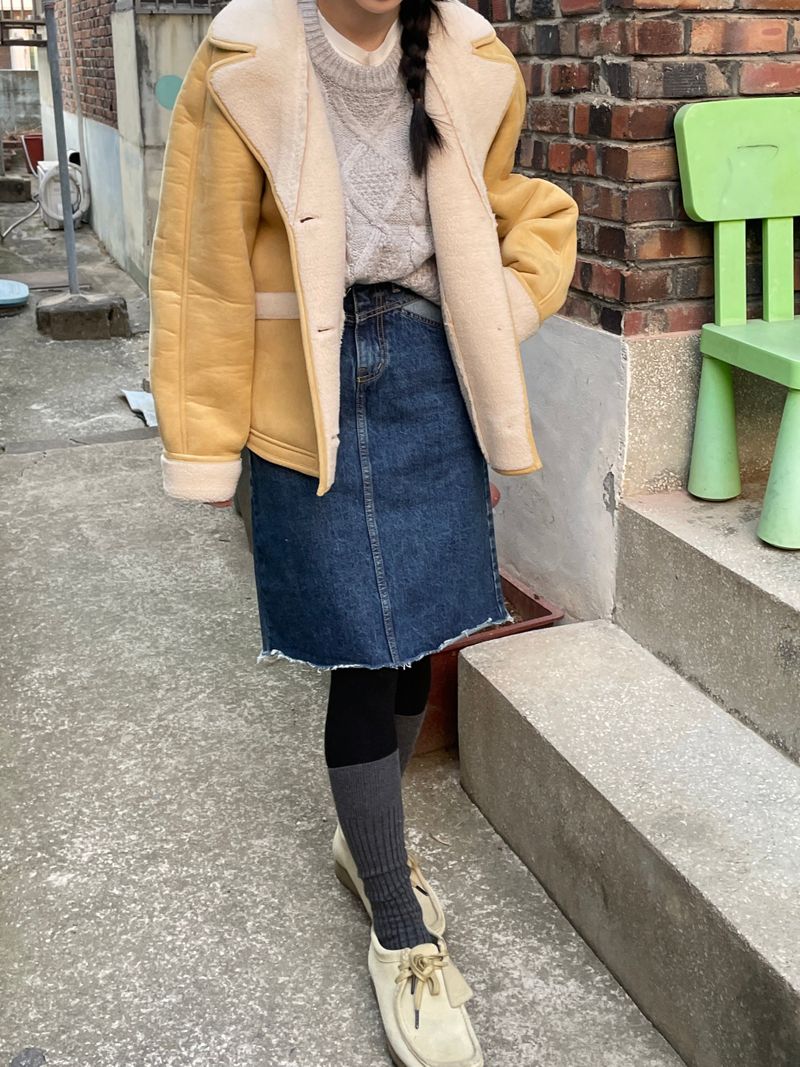 Neat midi denim skirt 