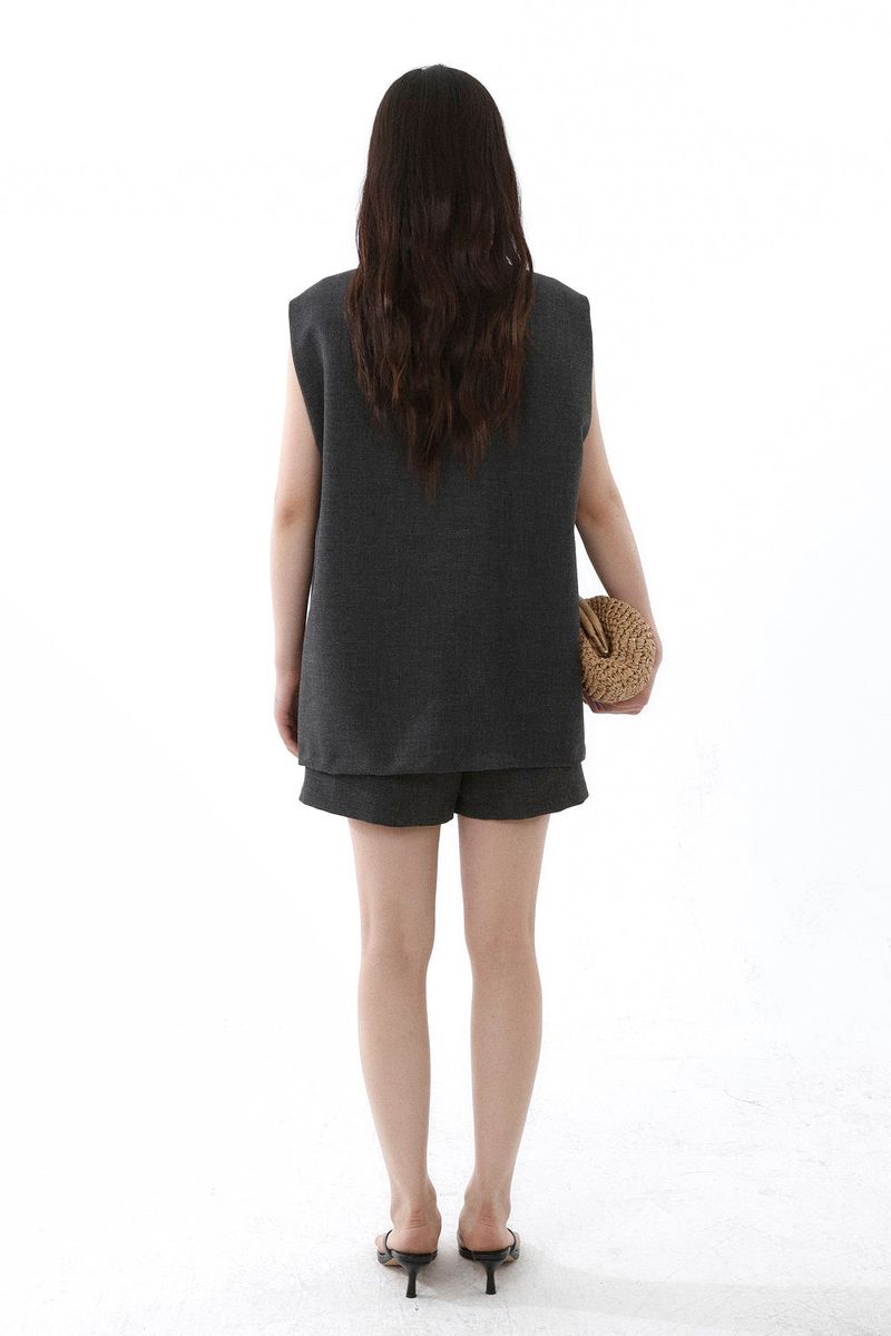 [SET-UP] COLLARED SLEEVELESS JACKET, FRONT BELT SHORTS SET_CHARCOAL