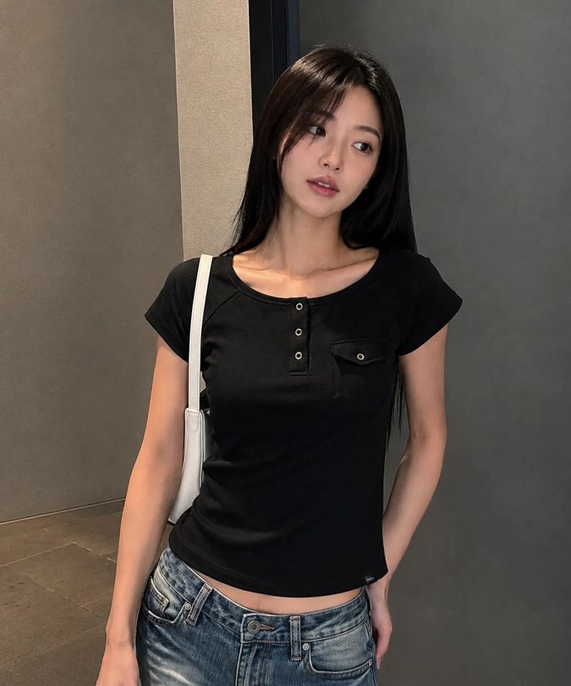 MagoRen SEOUL（マゴレン ソウル）の「Pocket Henley Neck T-Shirt Black（Tops）」