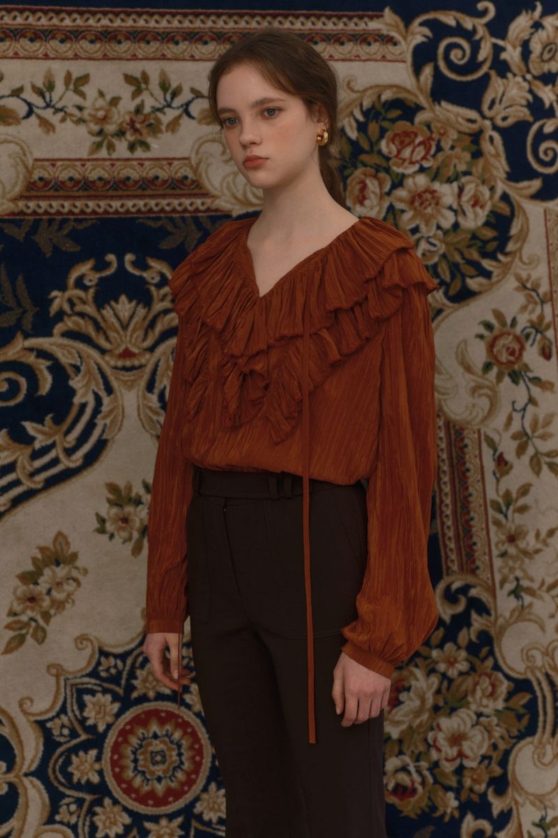 Frill blouse