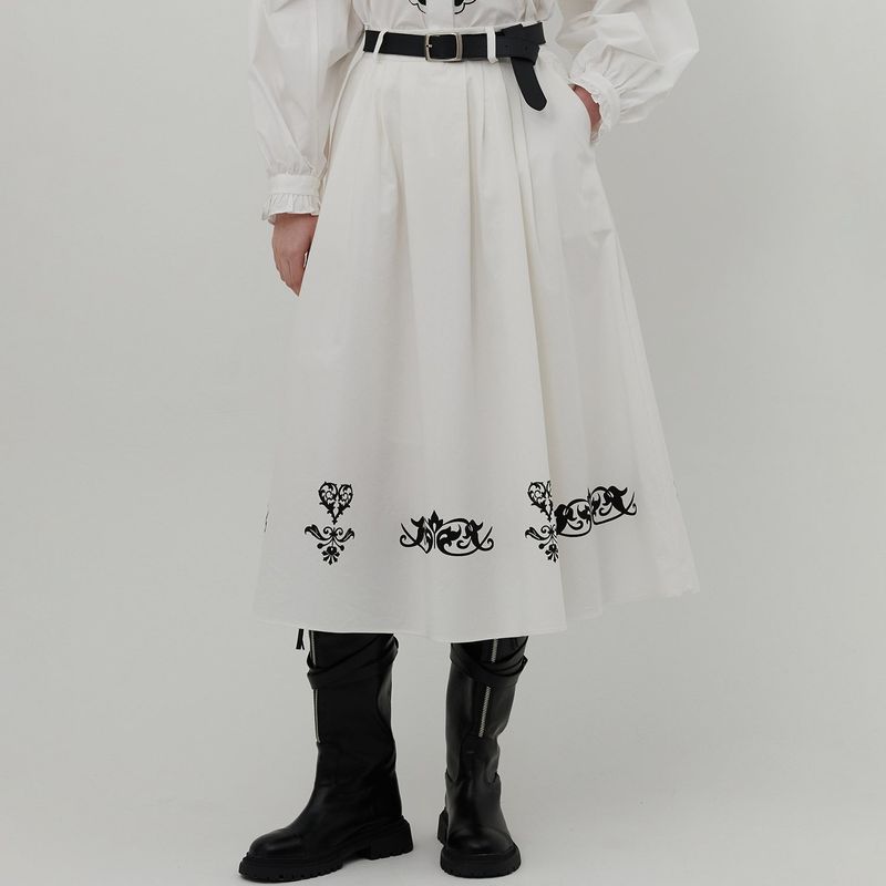 AWE BORN US（アボンアス）の「ORNAMENT PRINT MIDI SKIRT [WHITE]（Skirts）」