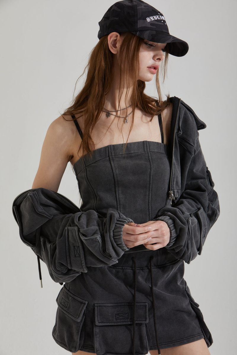 BUNDLE SLEEVELESS TOP