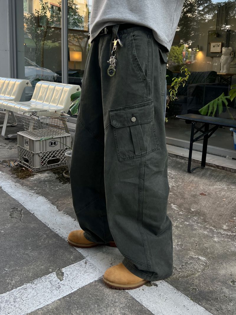 ESOO(イス)の「Pigment Diagonal Seam Cargo Pants (3 Colors)(Pants)」