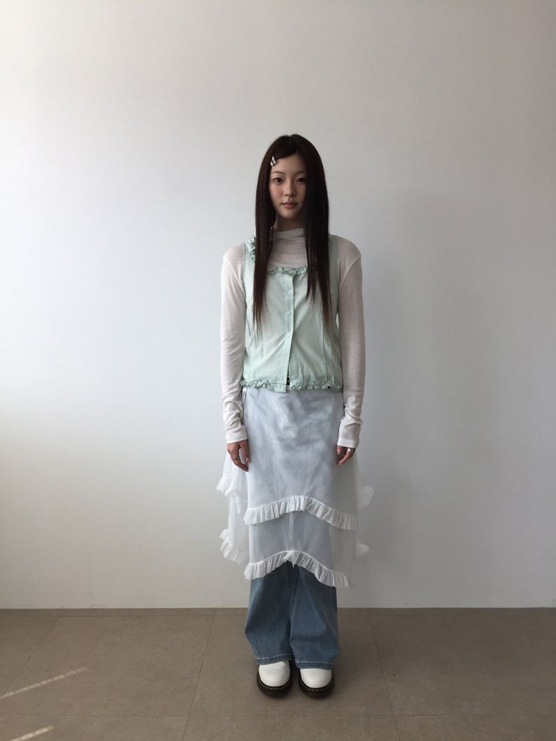 DUGGY（ダギー）の「Alpen Frill Button Sleeveless (3color)（Tops）」
