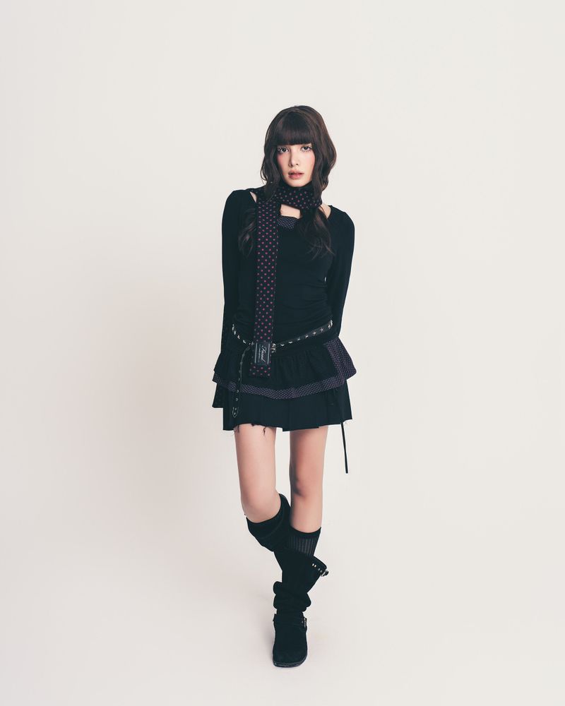 dot frill layered top / black