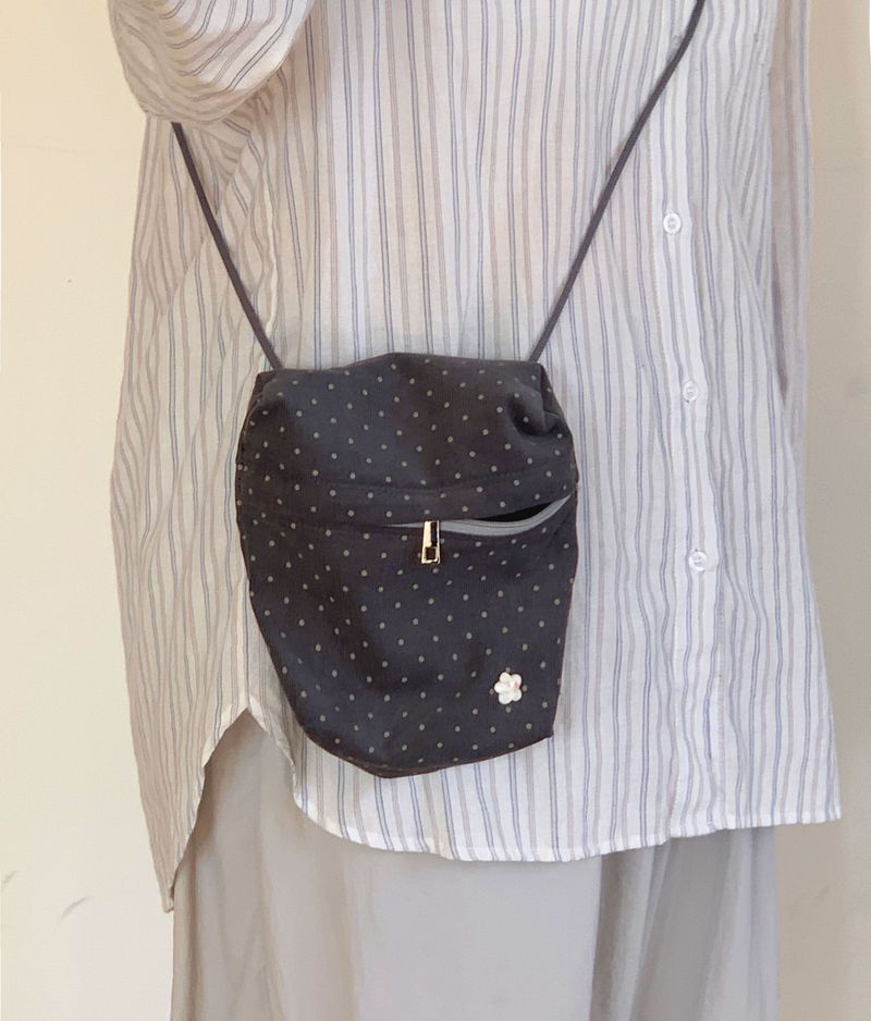 mini pocket bag - grey dot
