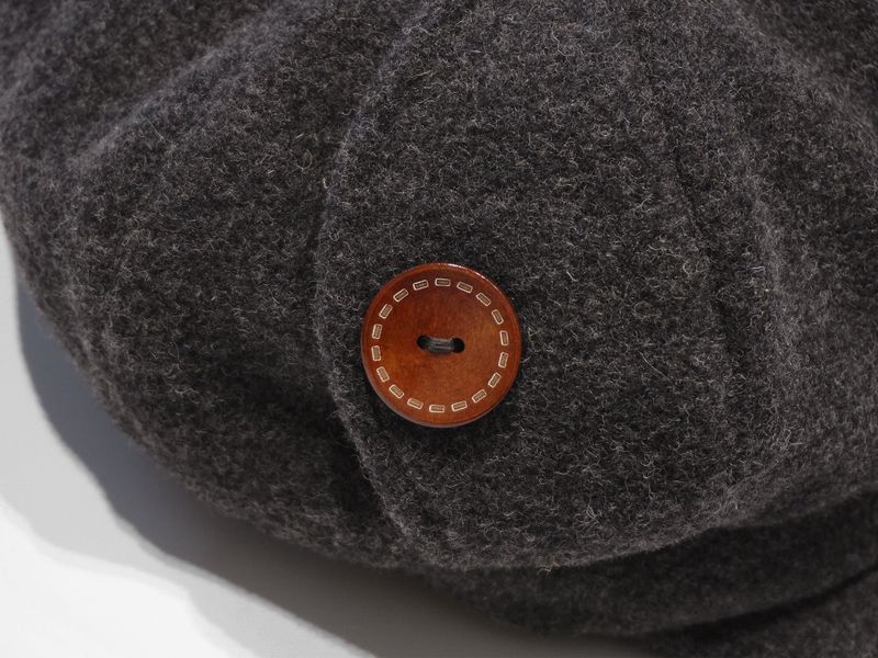 SIDE BUTTON HAT GREY
