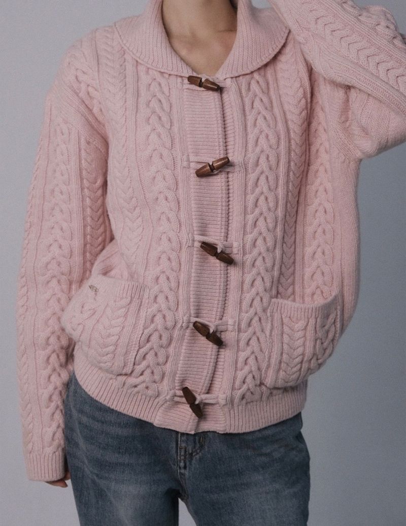 PALEJADE（ペールジェイド）の「Toggle Button Wool Cable Knit Cardi In pink（Tops）」