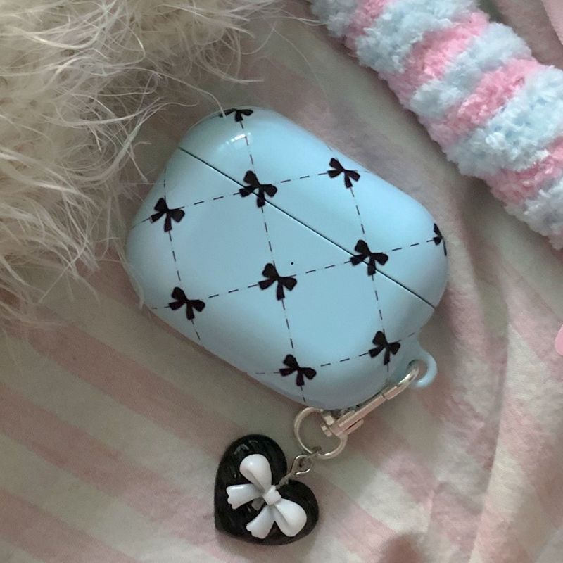 WATERJEAN(ウォータージン)の「vintage black ribbon airpods case (blue)(Smartphone Accessories)」