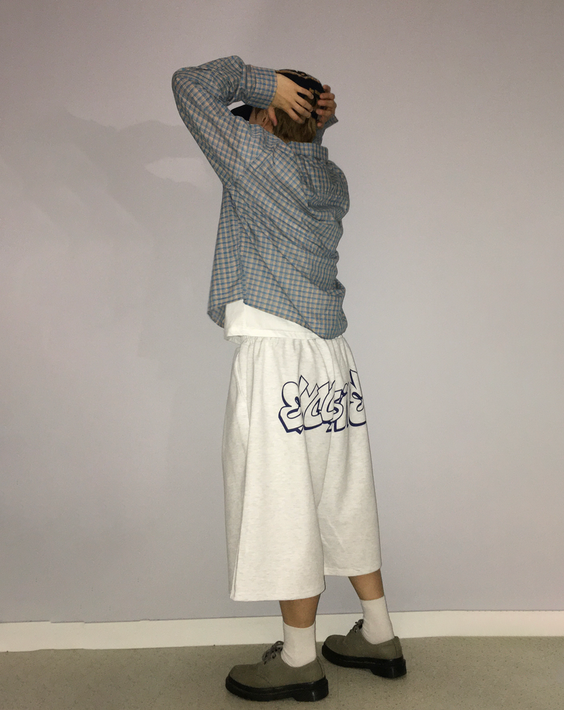 Oversized Graphic Print Bermuda Shorts (3c)