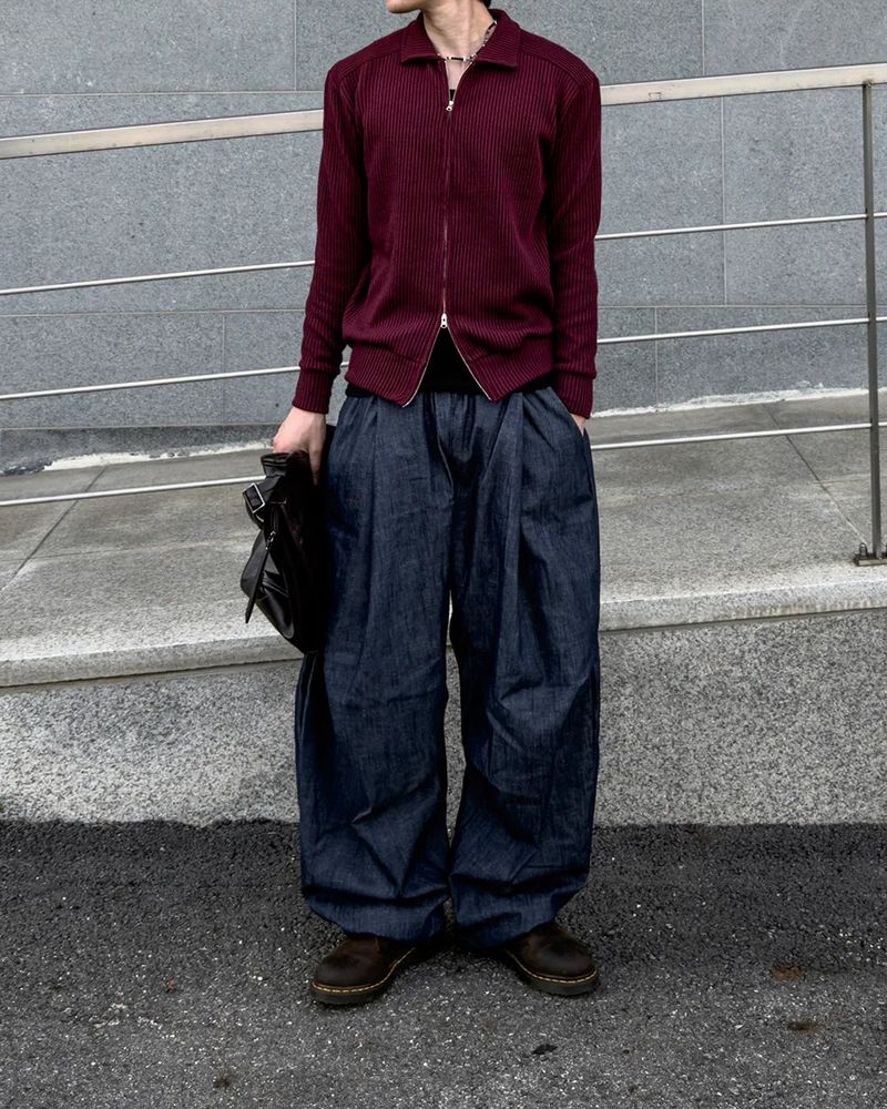 Howt Over Curved Denim Pants
