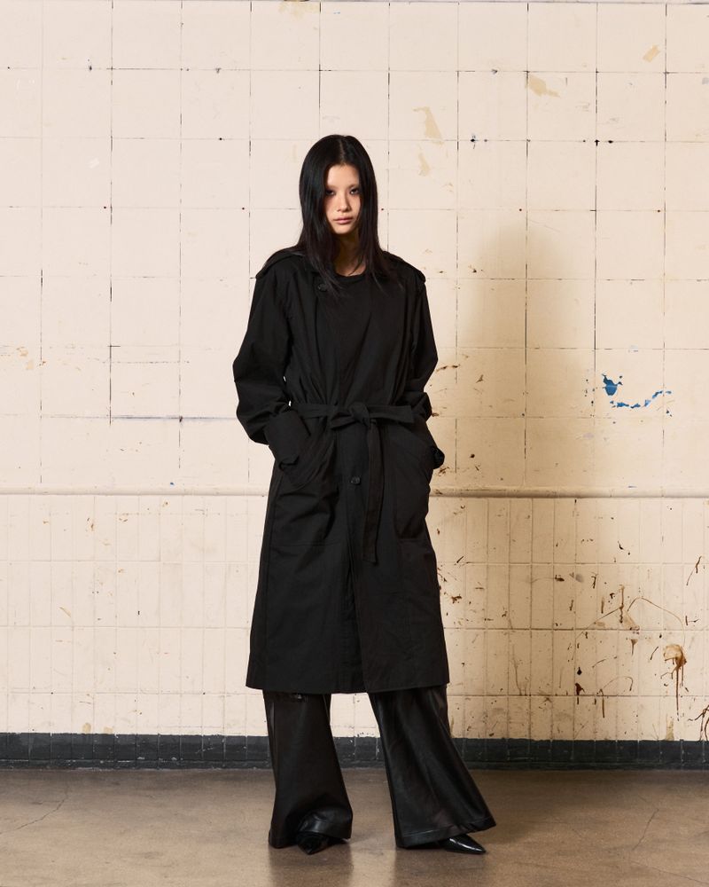Curved Trench coat (Black)