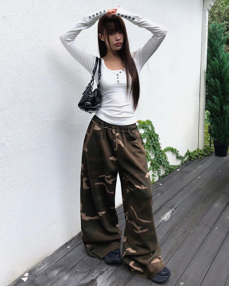 WONDER WONDER(ワンダーワンダー)の「Jerb Camo Banding Pocket Wide-Fit Training Pants(Pants)」