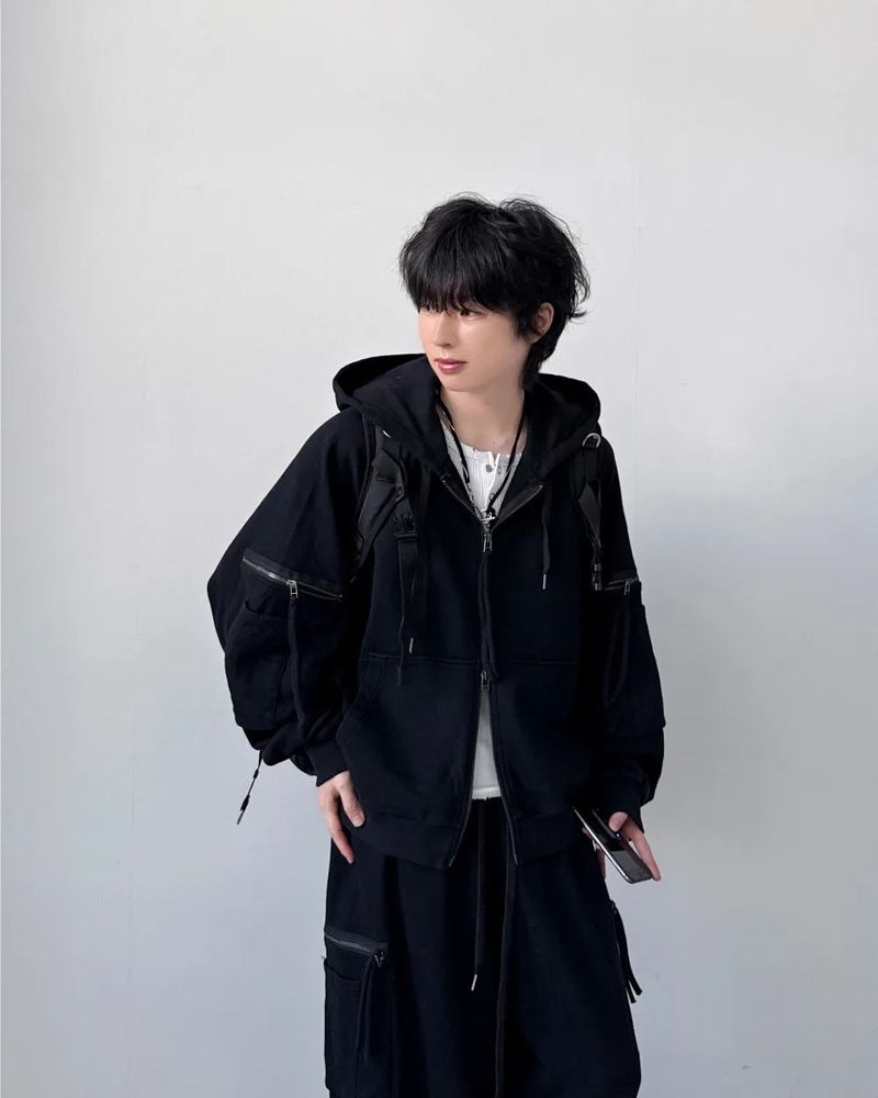 YOURNUS（ユアナス）の「Lexia Crop Hood Zip-Up（Tops）」