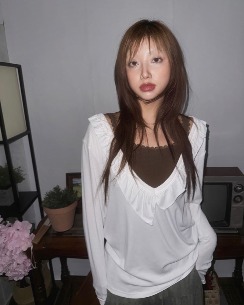 (3color) Ruffle Deep V-neck Slim Long Sleeve Tee