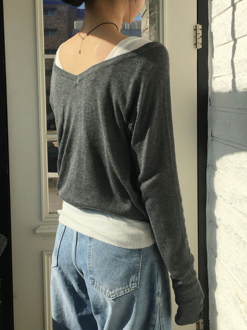 Deep V-neck see-through knit (6c)