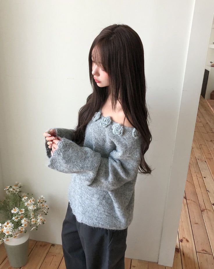 Rosy Flower Hairy V-neck Knit
