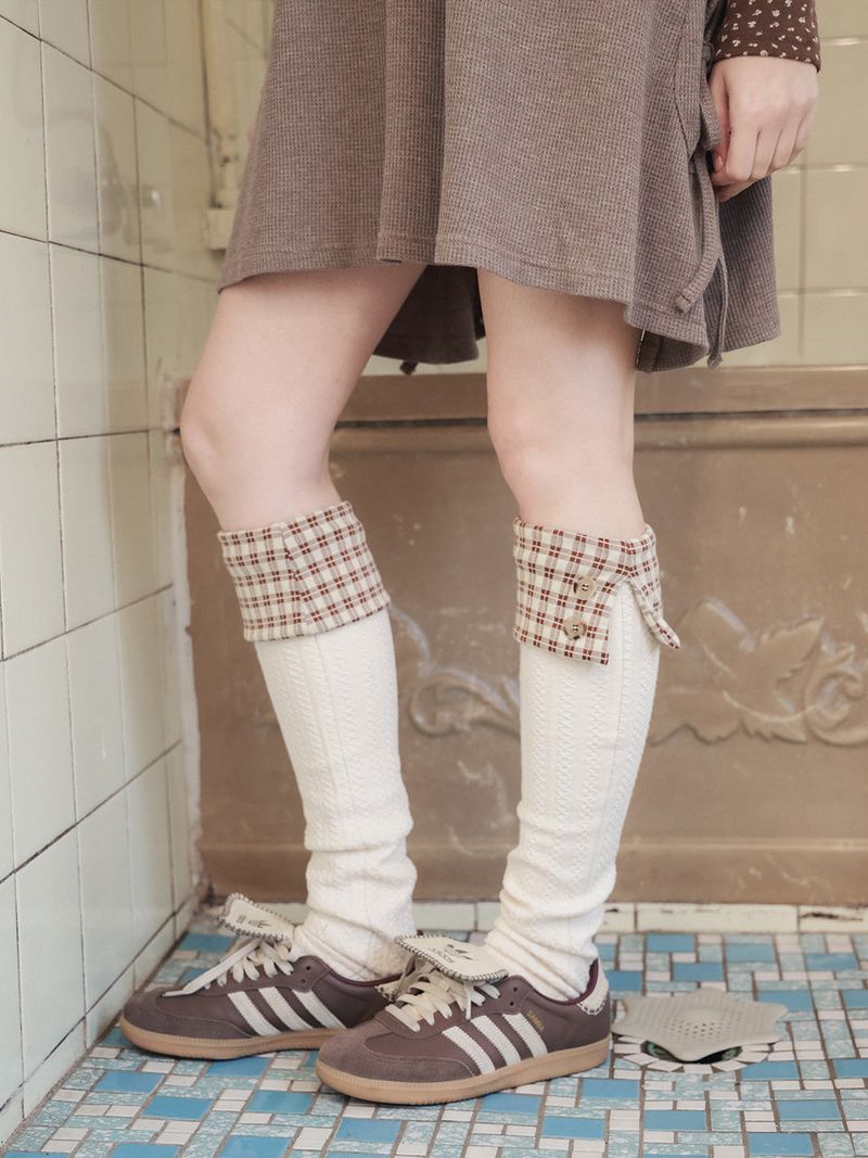Fazed(フェイズド)の「チェックボタンニーソックス / cream(ファッション小物)」