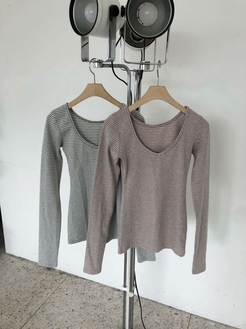 メロウVネックTシャツ