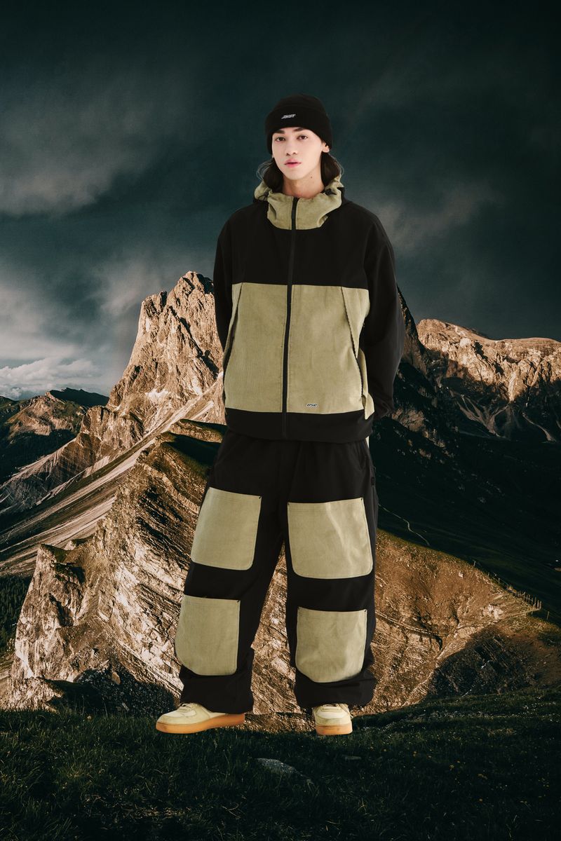 BSRABBIT（ビエスラビット）の「MMM HF WINDBREAKER HOODED JACKET BLACK / CORDUROY BEIGE（Jackets/Outerwear）」