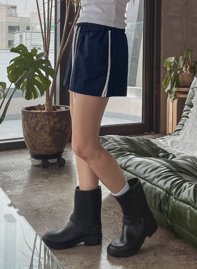 Kaya Slit Color Matching Nylon Shorts