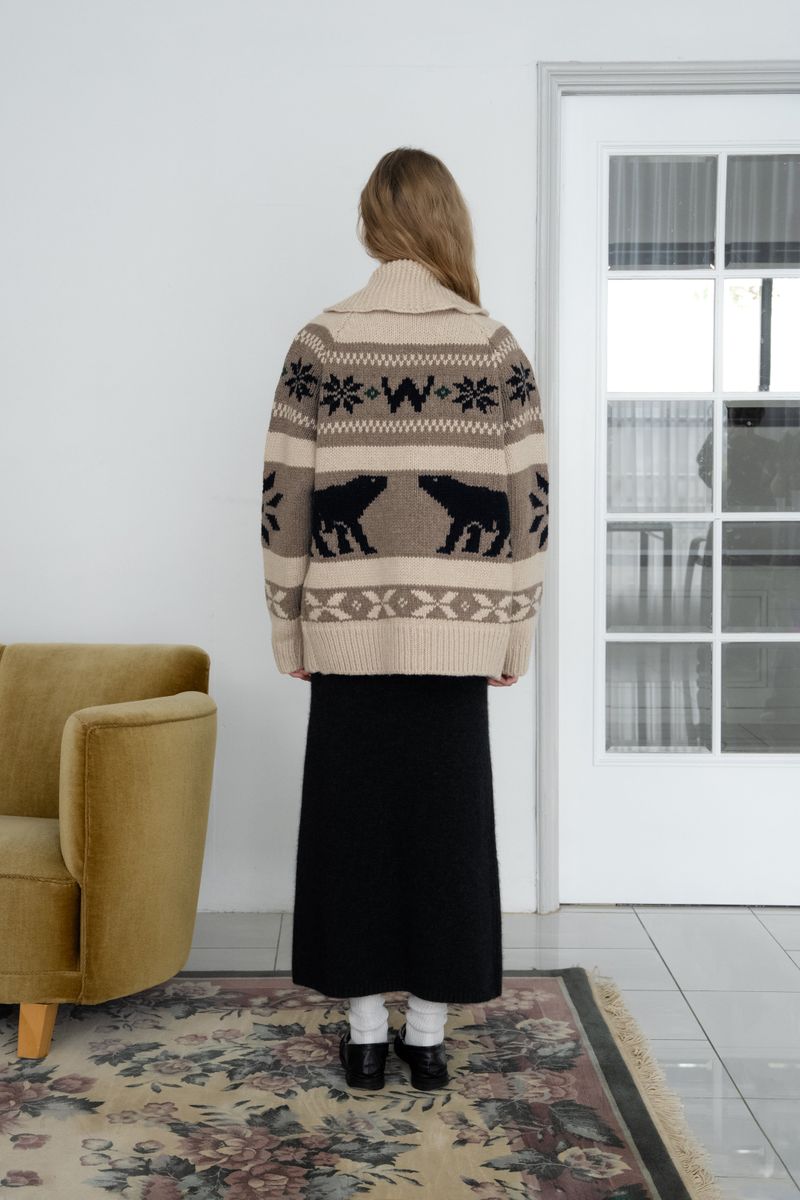 Polar bear cowichan_beige