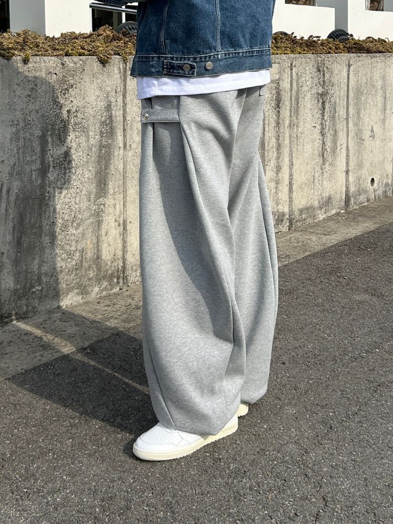 ONE SIDE SNAP BUTTON SWEAT PANTS