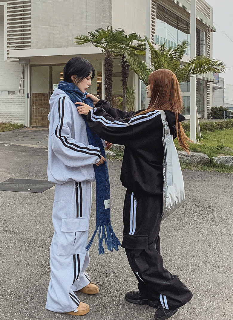 ULAN（ユレン）の「ダブルラインカーゴトレーニングパンツ（Pants）」