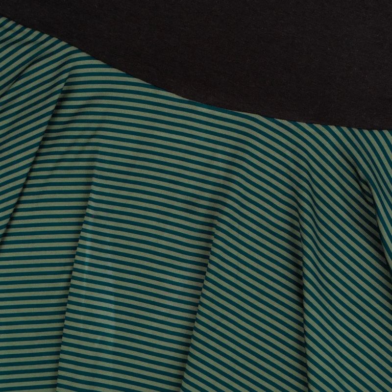 Dancing Pattern Dark Stripe Skirt