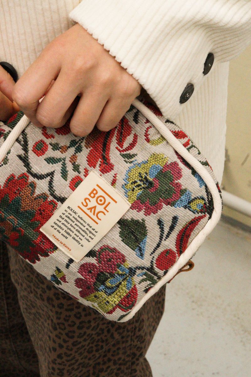 antique handy pouch_beige