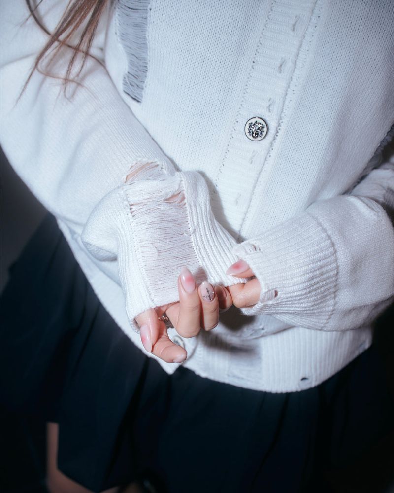 Bloom emblem demage Knit Cardigan