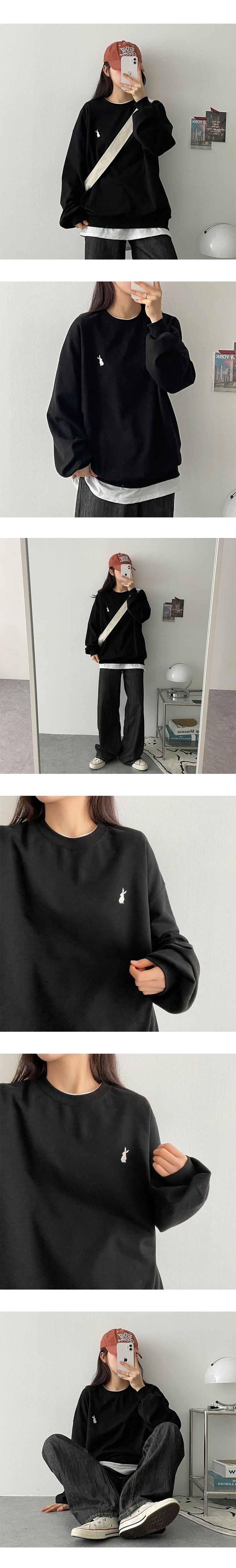 Embroidered rabbit sweatshirt