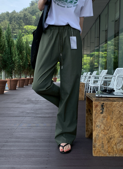 FINLEU（フィンル）の「オターリネンストレートエラスティックウエストパンツ / 4 colors（パンツ）」
