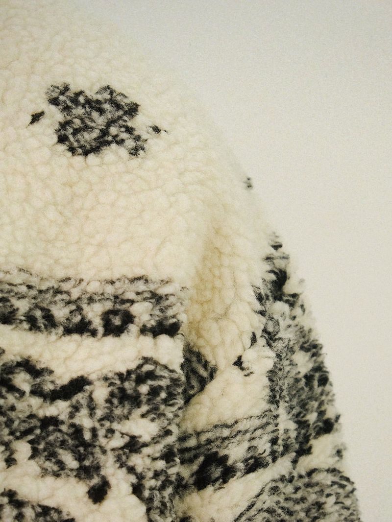 DW Winter Paisley Fleece Zip-up Jacket