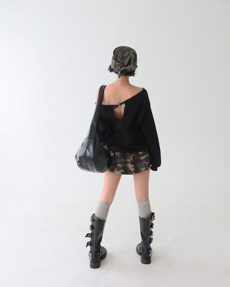 Buckle backless off-shoulder sweatshirt