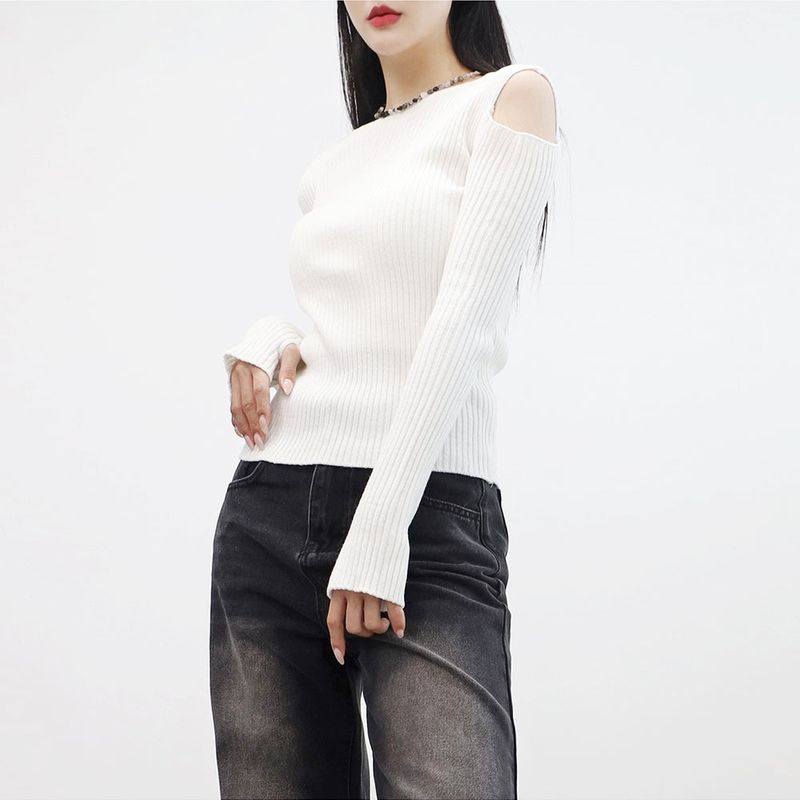 trun shoulder cut-out knitwear