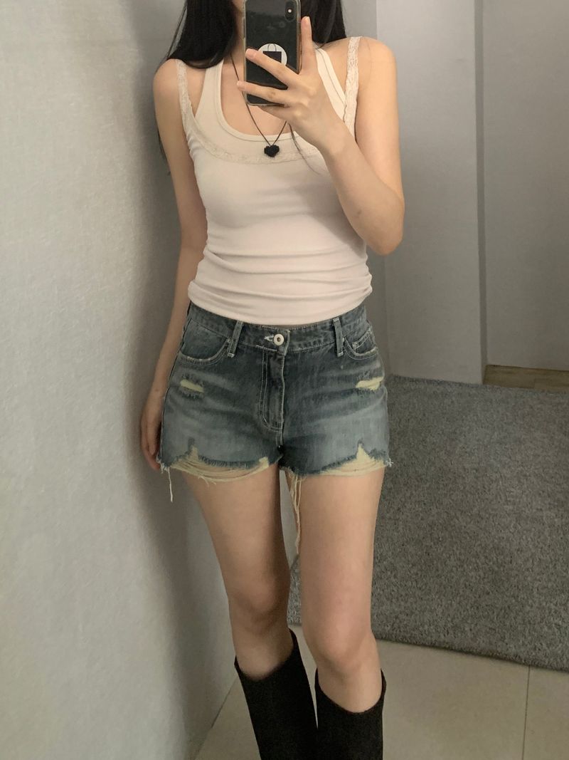 Helia Distressed Shorts