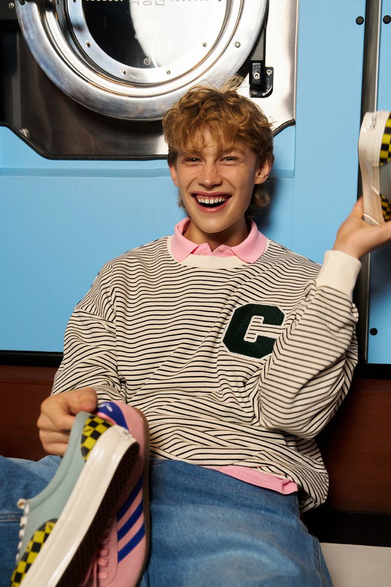 C patch Stripe Sweatshirt / Black [Unisex]