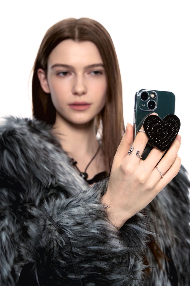 NO.471 [BLACK] HEART PHONE GRIP 