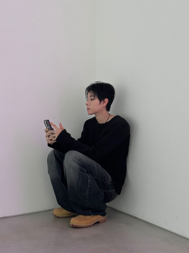 Stand Cat Balloon Denim Pants