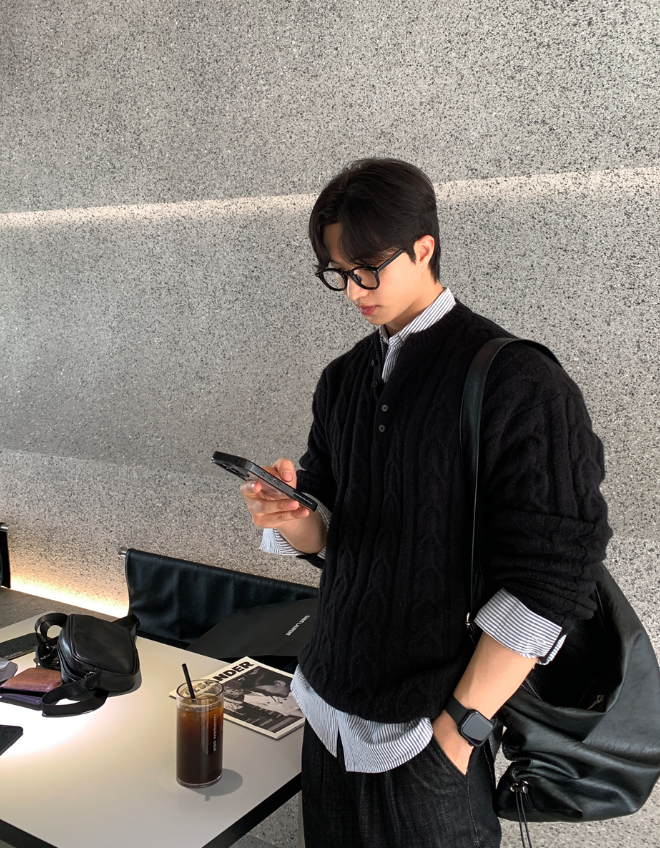  Belerice Henry Neck Cable Overfit Knit