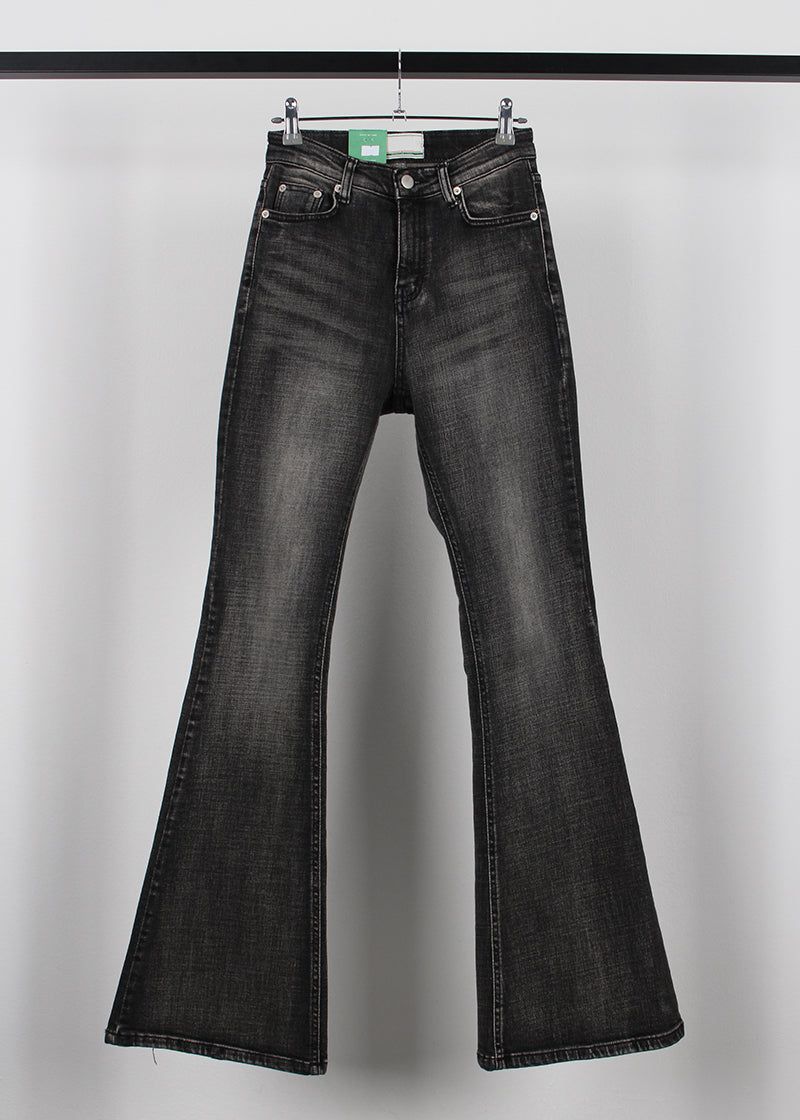 SMOKY GREY BOOTS CUT DENIM