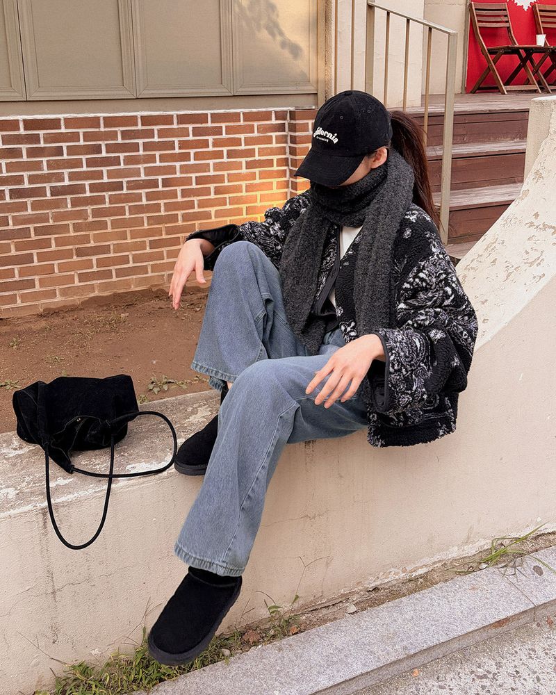 Taha wool boucle muffler
