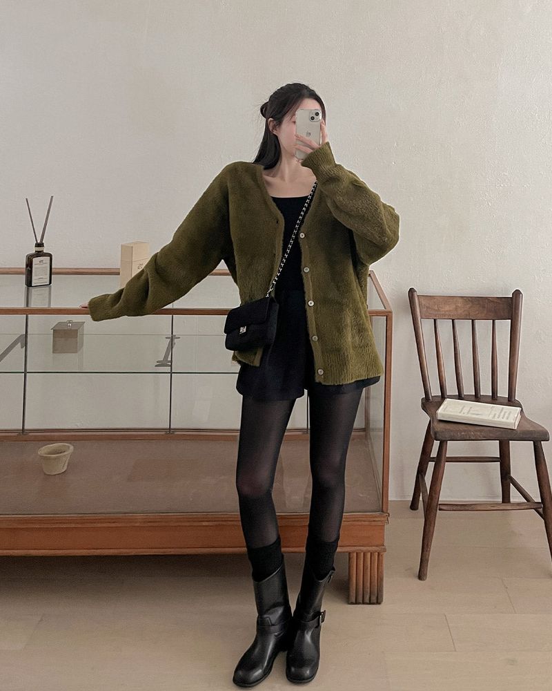 Wool pin tuck shorts pants