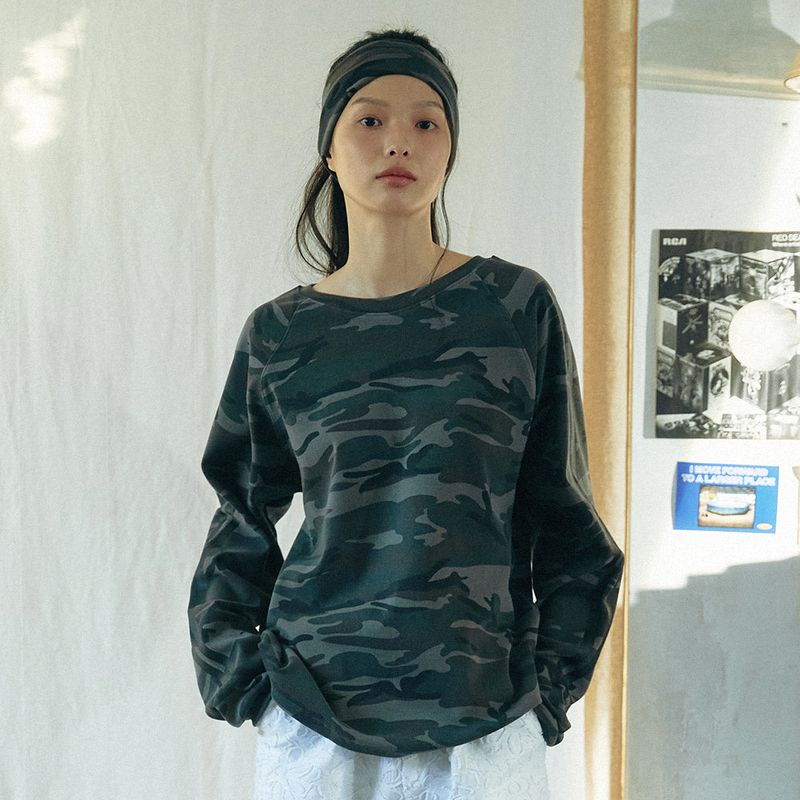 KOOKEESEE(クキシ)の「Rib Raglan Tee (Camouflage_charcoal)(Tops)」