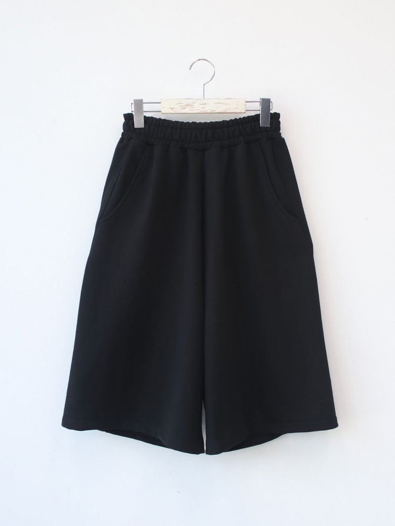 curved bermuda pants