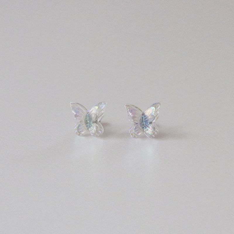 Blingmoon（ブリングムーン）の「オーロラバタフライピアス / 2カラー（アクセサリー）」