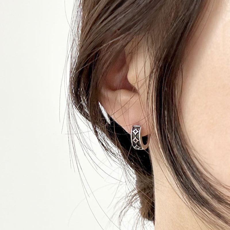 Antique Black Cross Chain One-Touch Earrings